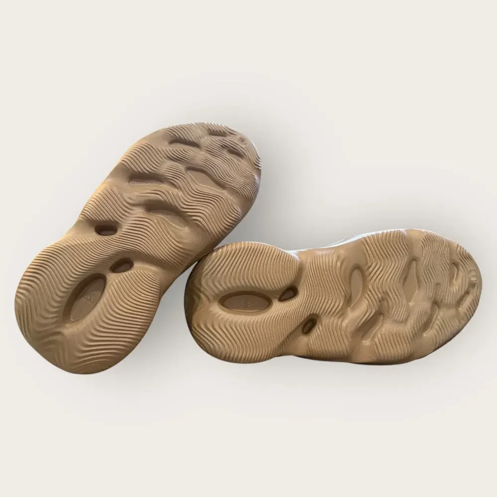 Yeezy Foam Runner ‘Clay Taupe’